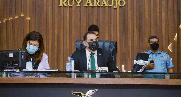 Roberto Cidade lembra lei que criou política de diagnóstico e tratamento da depressão
