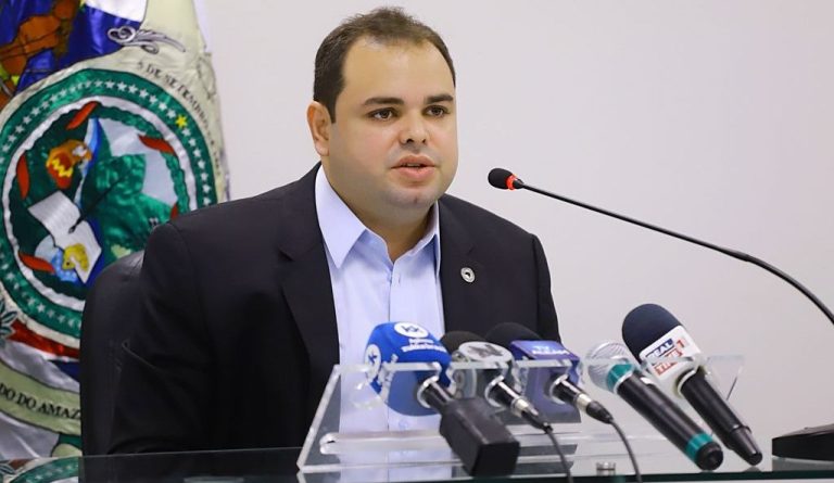 Roberto Cidade cobra repasses do Fundeb das prefeituras de Presidente Figueiredo e Borba