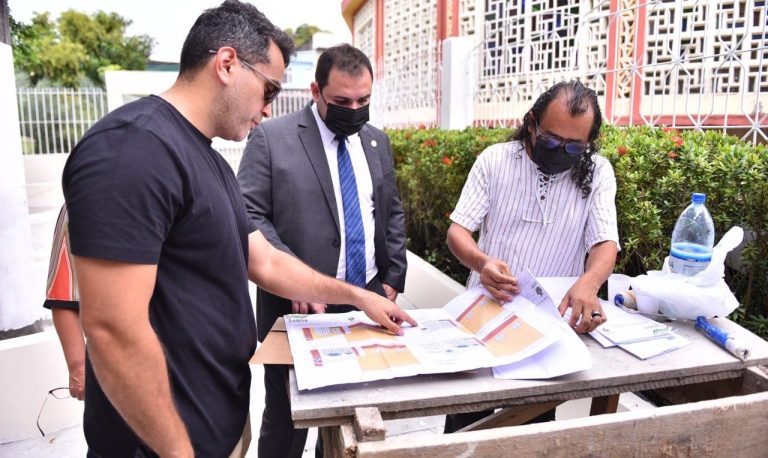 Roberto Cidade inspeciona obra da Capela Mortuária da Paróquia de Santo Antônio