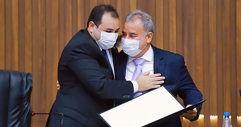 Roberto Cidade parabeniza desembargador Délcio Santos pelo Título de Cidadão Amazonense: ‘é merecedor porque ama o estado’