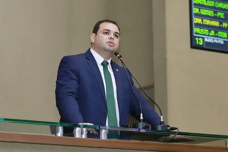 Roberto Cidade apresenta PL para evitar evasão escolar de crianças e adolescentes