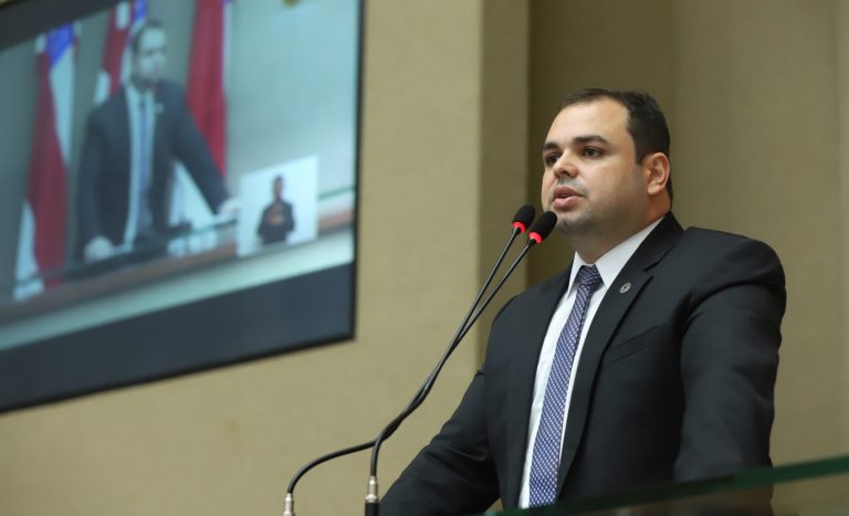 Deputado Roberto Cidade solicita melhorias para Santo Antônio do Matupi, em Manicoré