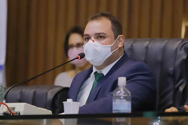 Presidente da Aleam sugere parcelamento de dívida de pesquisadores com a Fapeam