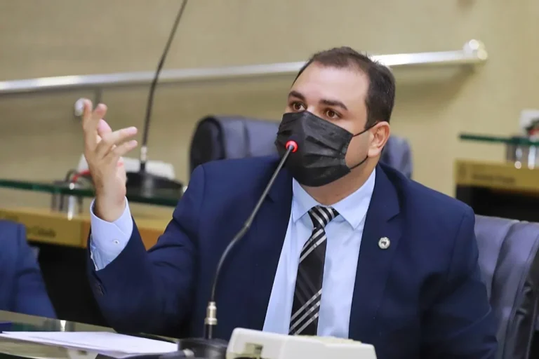 Deputado Roberto Cidade cobra da Amazonas Energia cumprimento da lei que proíbe corte de energia na pandemia