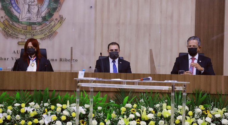Presidente da Aleam, deputado Roberto Cidade prestigia posse de novos desembargadores