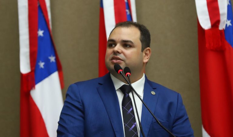 Lei de Roberto Cidade obriga concessionárias e prestadoras de serviços a incentivarem vacinação