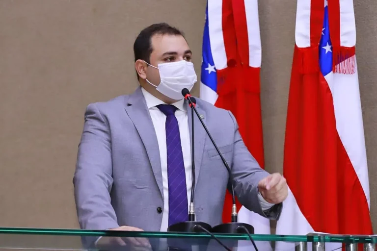 Roberto Cidade apresenta projeto para permitir que empresas comprem vacinas
