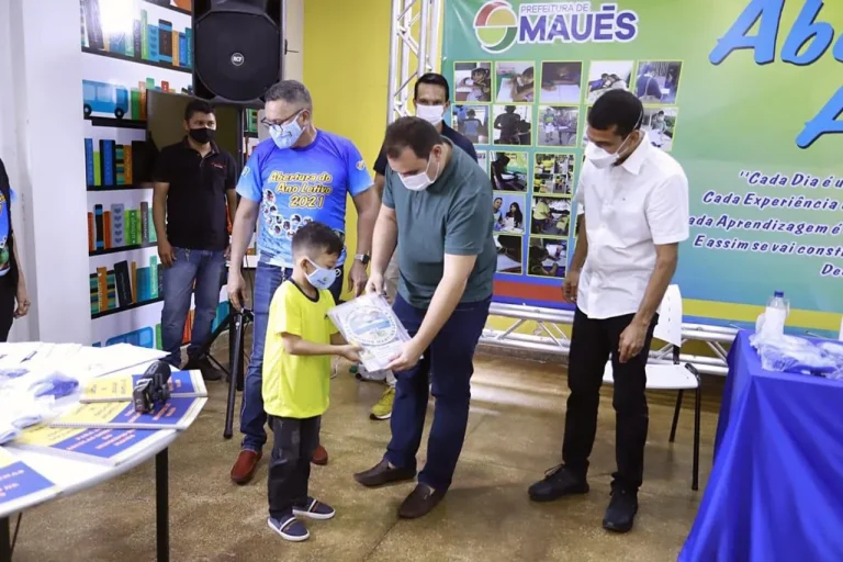 Em visita a Maués, Roberto Cidade anuncia emenda para aquisição de tomógrafo ao município