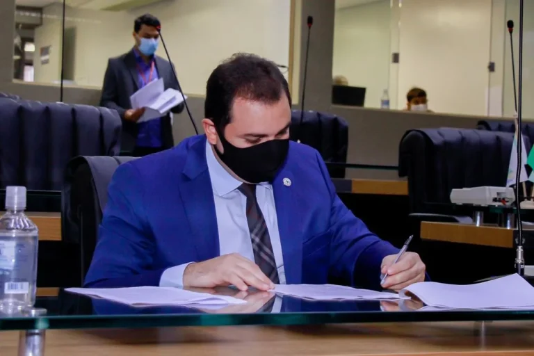 Roberto Cidade pretende criar programa de atendimento especializado ao idoso