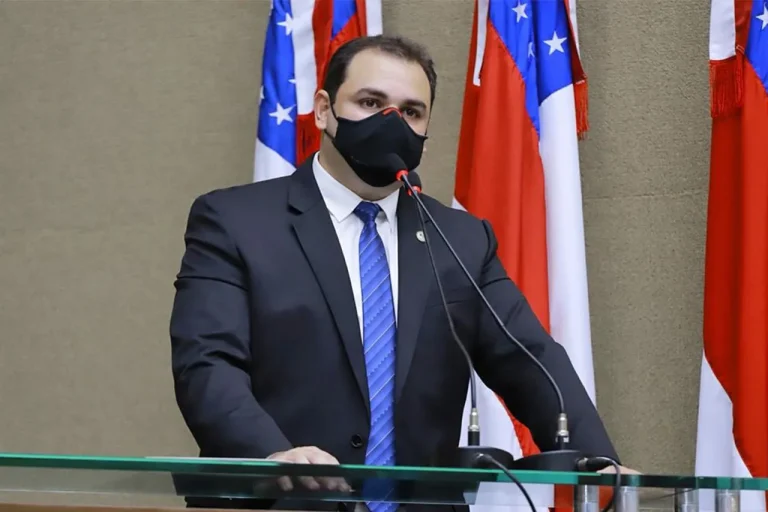 Deputado Roberto Cidade pede celeridade na análise do projeto que regulamenta o transporte aquaviário no Amazonas