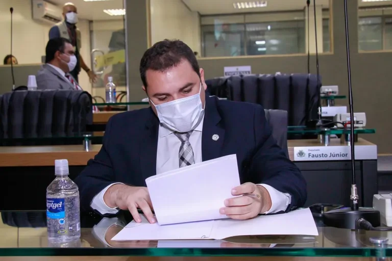 Deputado Roberto Cidade cobra instalação de subestação de energia no distrito de Canumã, em Borba