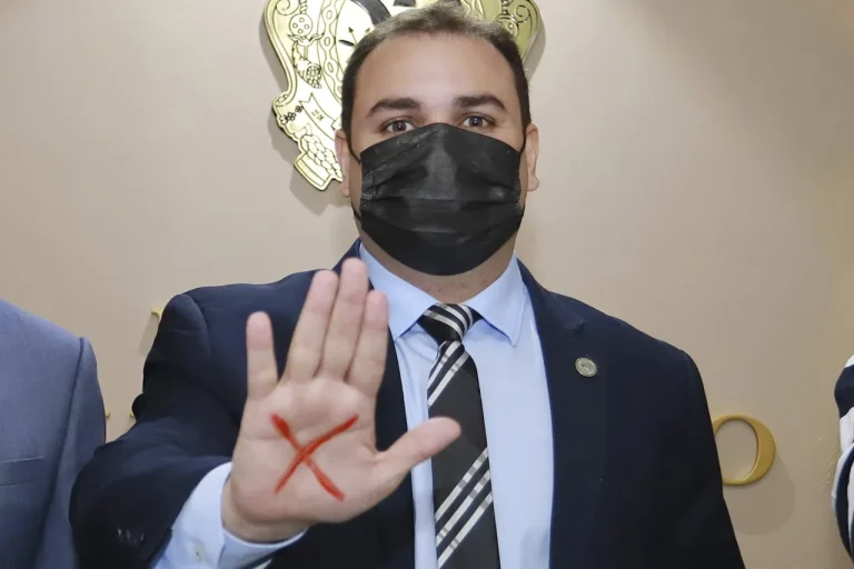 Lei Maria da Penha | Presidente Roberto Cidade tem trabalho voltado em defesa das mulheres