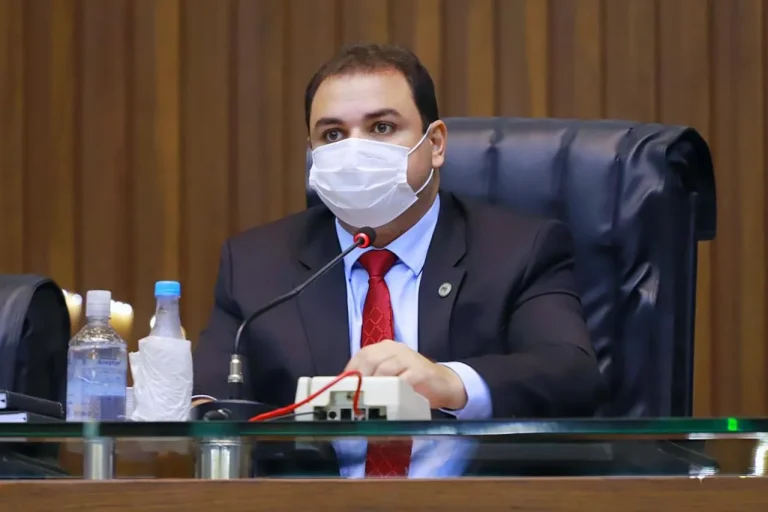 Deputado Roberto Cidade quer estabelecer assinatura digital para projetos de iniciativa popular