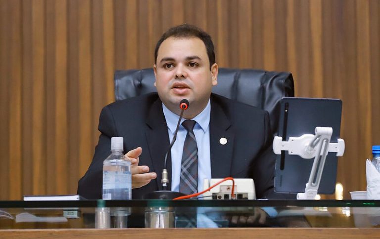 Medicina tradicional ganha destaque com lei de autoria do deputado estadual, Roberto Cidade