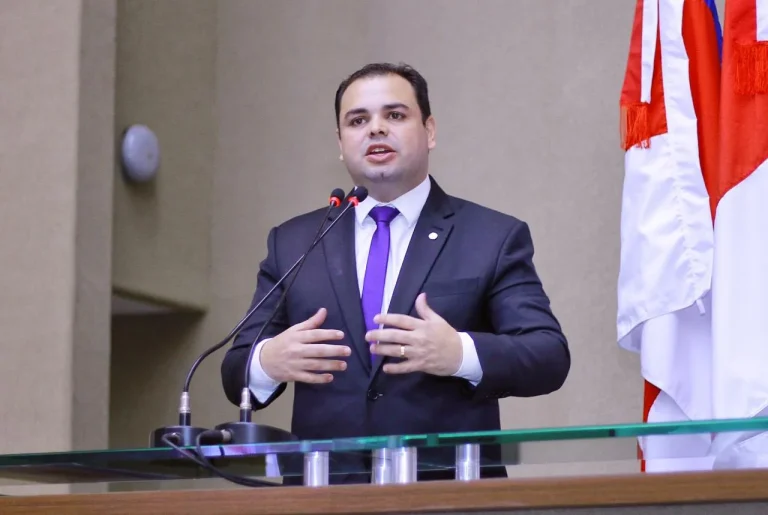 Roberto Cidade denuncia ações politiqueiras de prefeitos do interior