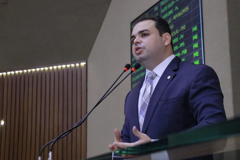 Roberto Cidade quer garantir mínimo de atendimento presencial por agências bancárias que aderirem home office
