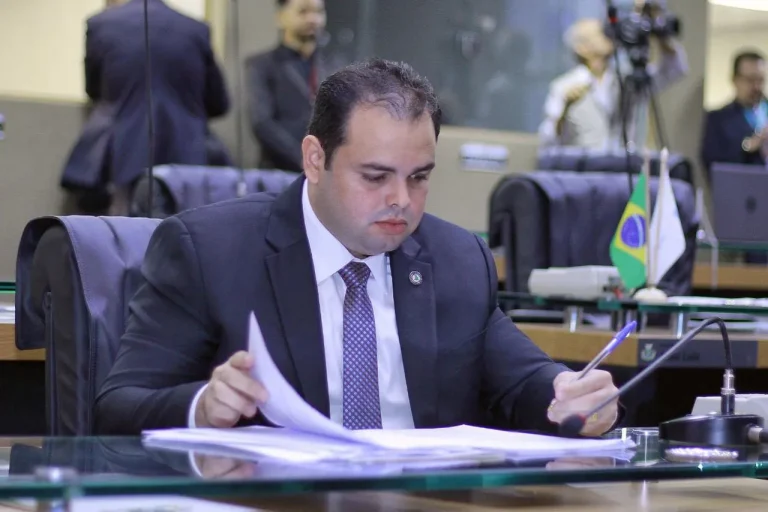 Deputado sugere Curso Pré-Vestibular Gratuito a alunos da rede pública de ensino