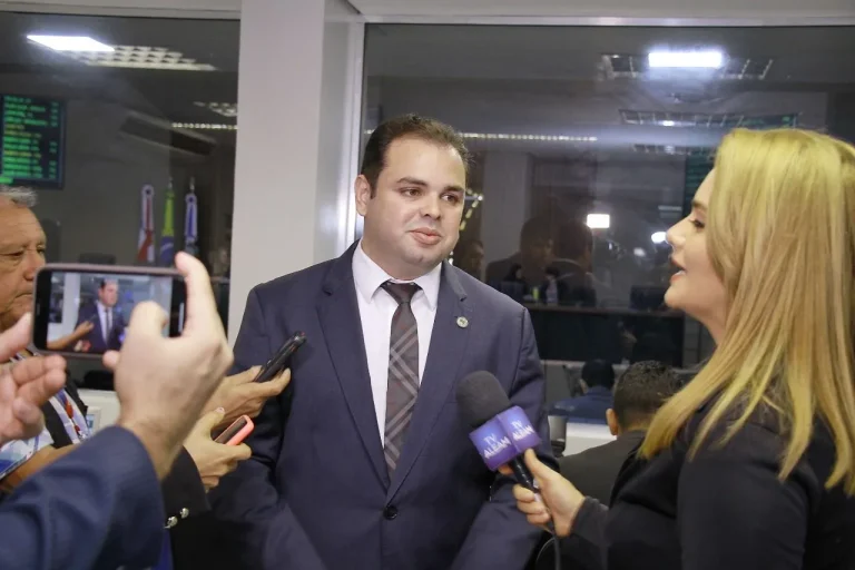 Cidade convida todo segmento de navegação para discutir a regulamentação do transporte hidroviário no AM