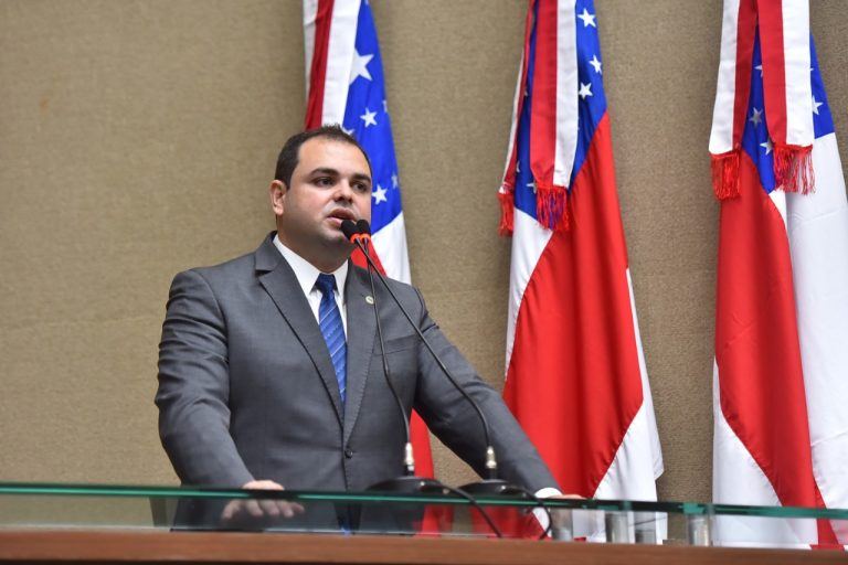 Deputado Roberto Cidade propõe Projeto de Lei que favorece acesso à educação por PCDs