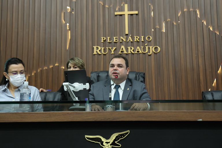 Deputado Roberto Cidade é autor da lei que cria a campanha ‘Água Mais Vida’, de incentivo ao consumo consciente de água