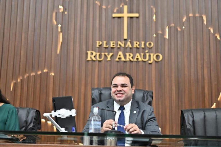 Lei de Roberto Cidade que regulamenta ‘direito de nome’ a espaços públicos é sancionada e deve auxiliar no incremento da economia do AM