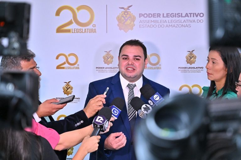 Presidente reeleito da Aleam, Roberto Cidade agradece deputados e reforça compromisso com diálogo e independência entre poderes