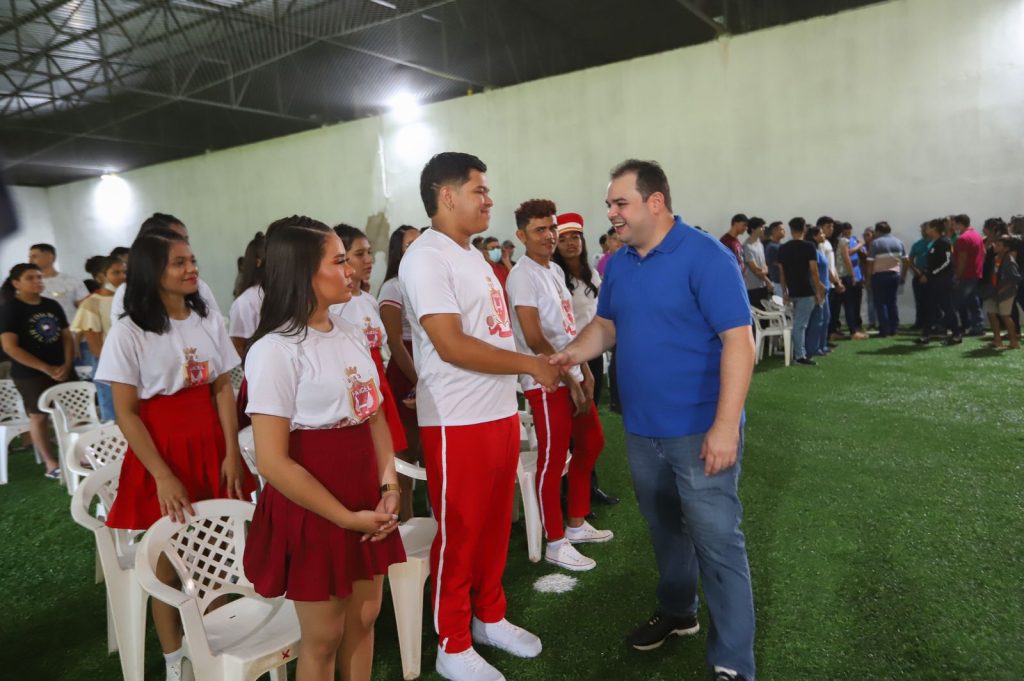 No Dia do Jovem, Roberto Cidade destaca leis de sua autoria que favorecem o acesso ao 1º emprego e ao ensino superior