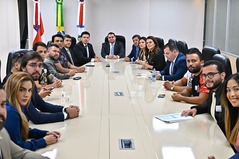 Roberto Cidade coordena reuniões sobre convocação de concursados da Segurança Pública e sistema de cotas da UEA