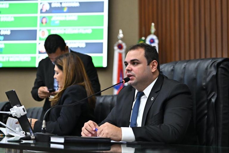 Dia Mundial da Educação: Roberto Cidade tem a educação como uma das agendas prioritárias de seu mandato parlamentar