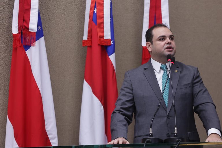 PL de Roberto Cidade propõe nova regra para contratação de planos de saúde