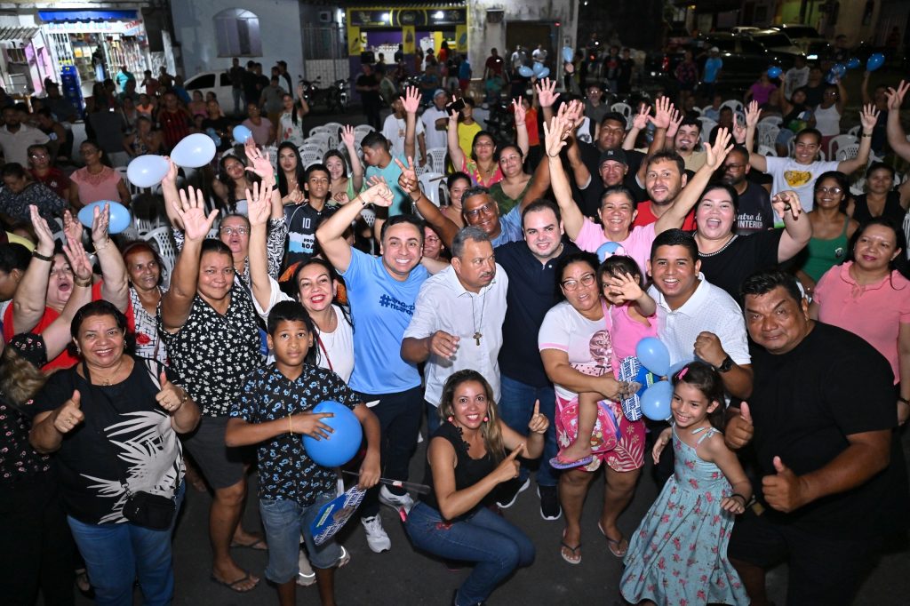 Na zona Norte, Roberto Cidade, pré-candidato à Prefeitura de Manaus, alerta população sobre as obras que só aparecem às vésperas da eleição