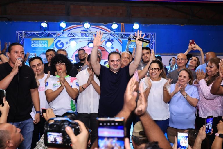 Na Cachoeirinha, o pré-candidato à Prefeitura de Manaus, Roberto Cidade apresenta proposta para melhorar a saúde básica municipal