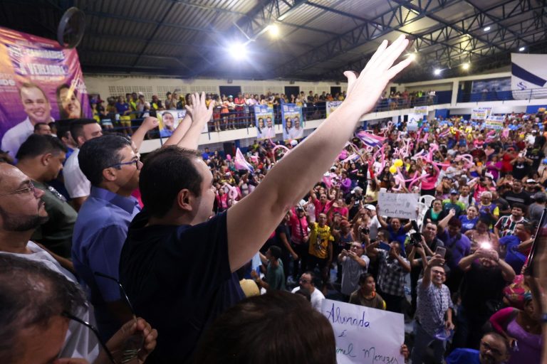 Bairros da Paz e Alvorada reúnem mais de duas mil pessoas para conhecer as propostas do pré-candidato Roberto Cidade