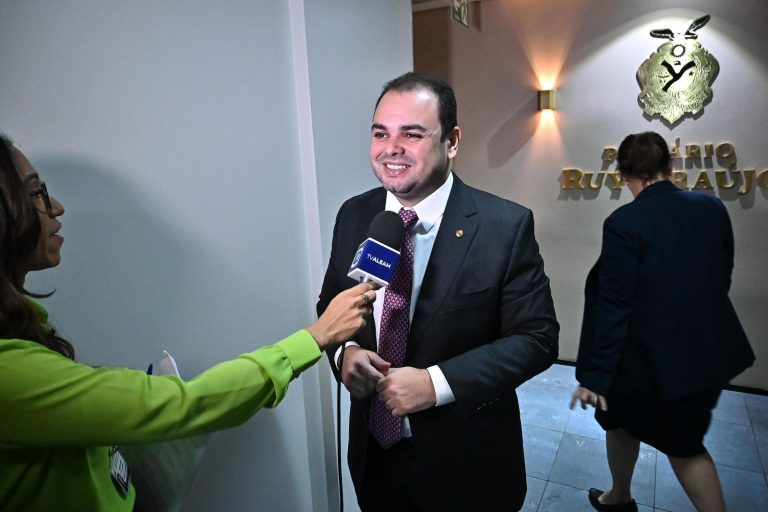 Avança nas comissões da Aleam, PL de Roberto Cidade que fortalece o turismo sustentável em comunidades ribeirinhas do Amazonas