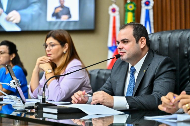 Presidente Roberto Cidade comanda votação que aprovou reajuste na data-base de mais de 96 mil servidores públicos do Estado do Amazonas