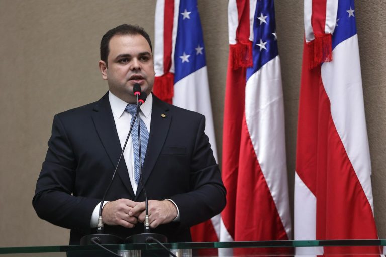 Roberto Cidade é autor de Lei que fortalece proteção de crianças e adolescentes quanto ao uso indiscriminado de redes sociais e jogos eletrônicos