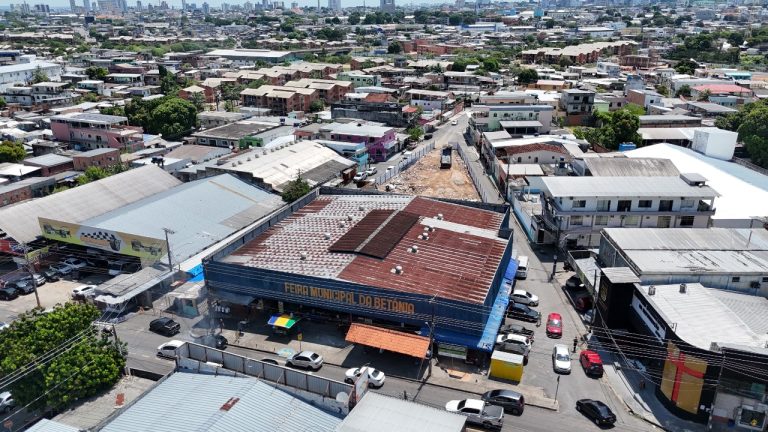 Mesmo com dinheiro em caixa, Prefeitura trava obras nas feiras de Manaus