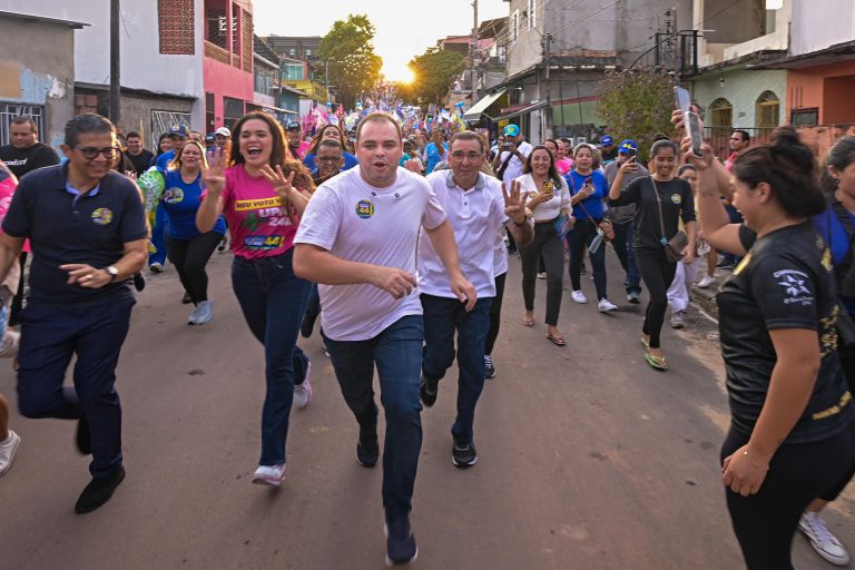 Roberto Cidade programa sábado com caminhadas e carreata em toda Manaus