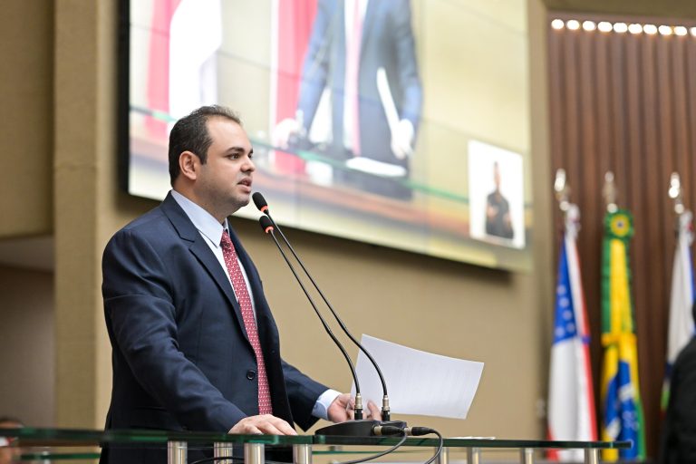 Roberto Cidade cobra mais agilidade da Prefeitura e da Águas de Manaus no restabelecimento do fornecimento de água para a zona Sul da capital