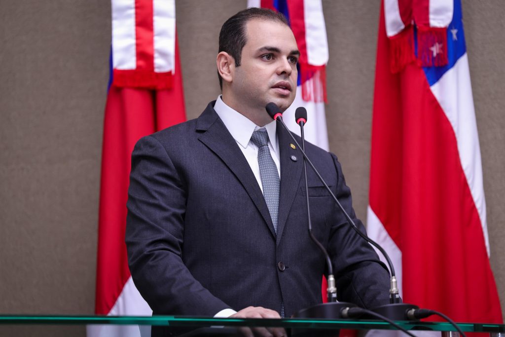 Roberto Cidade propõe PL que garante prioridade à aquisição de produtos da pesca artesanal por restaurantes da UEA