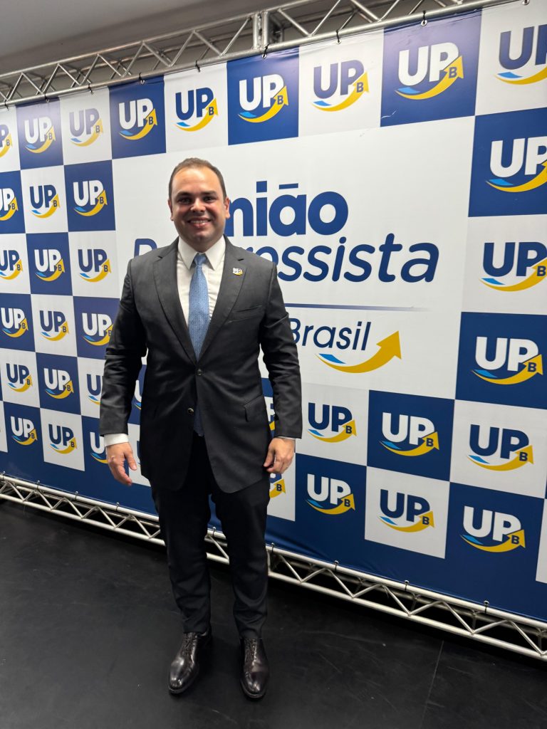 Roberto Cidade celebra a homologação da federação União Progressista, a maior aliança política do país