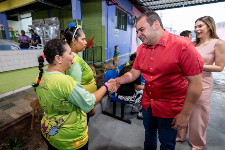 Roberto Cidade reafirma compromisso social da Aleam durante entregas do programa Assembleia Participativa