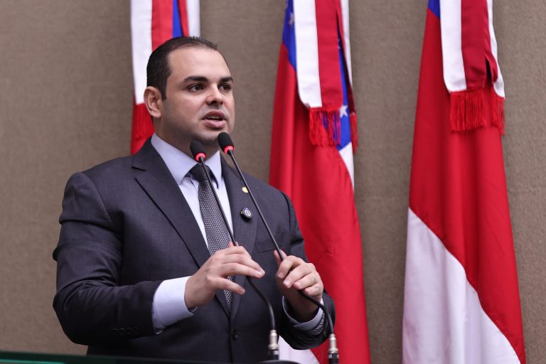 Presidente Roberto Cidade propõe conjunto de ações para amenizar danos a estudantes e professores de áreas rurais durante eventos extremos