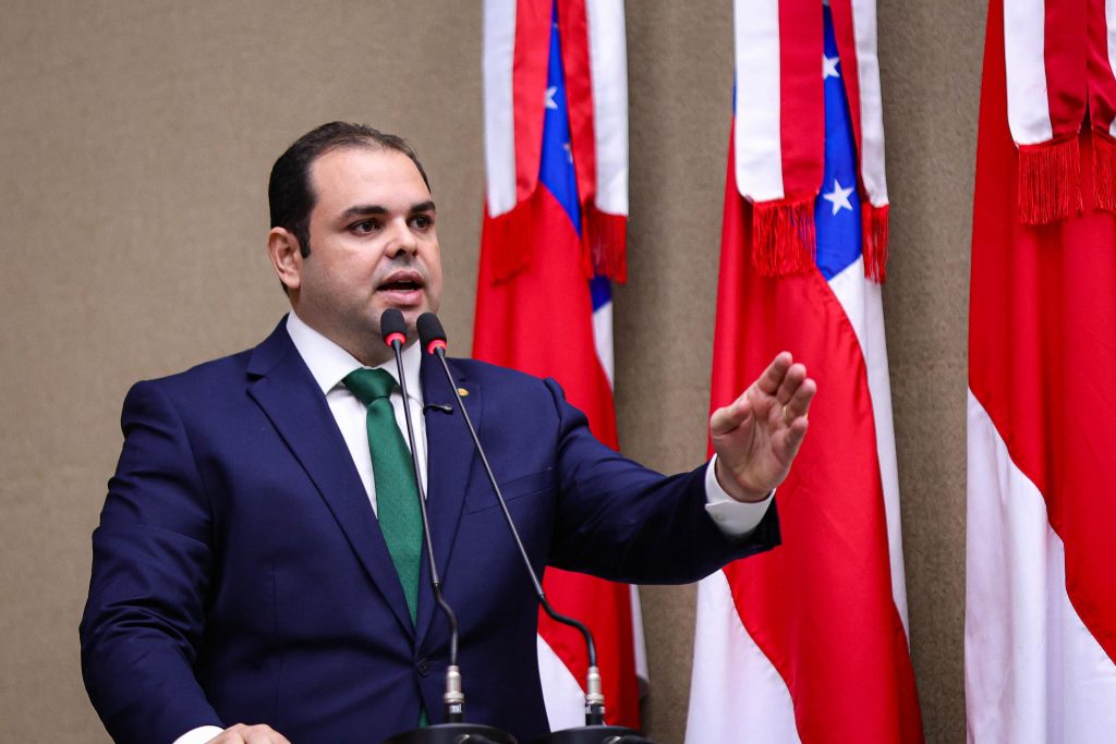 Presidente da Aleam critica ataque do prefeito às instituições e rebate ofensas pessoais