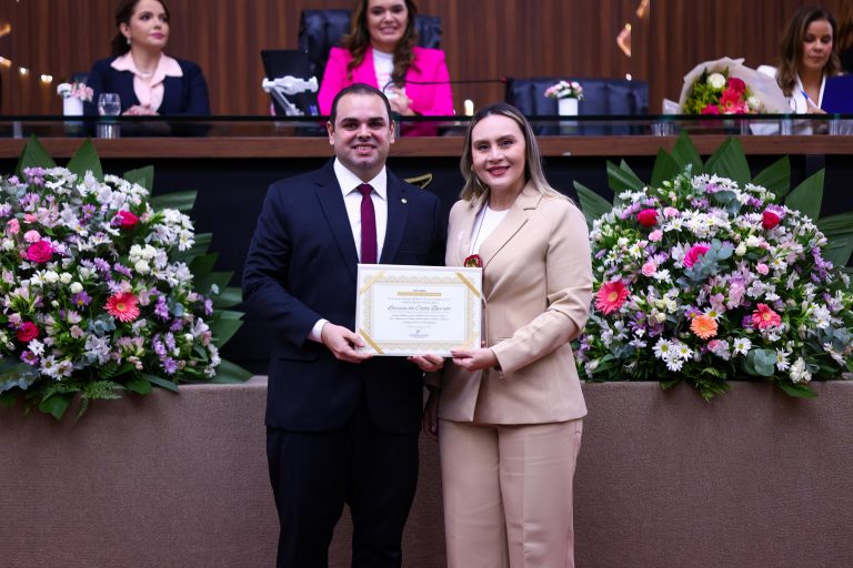Roberto Cidade lidera Sessão Especial da Aleam que homenageia 33 mulheres com Diploma Mulher Cidadã Amazonense