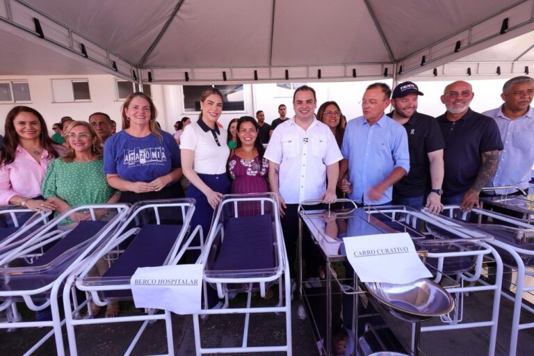 No aniversário de Humaitá, governador Roberto Cidade entrega R$ 9,8 milhões em equipamentos para o Hospital Regional do município