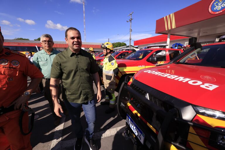 Governador Roberto Cidade reforça estrutura do Corpo de Bombeiros e lança operação Amazonas + Verde