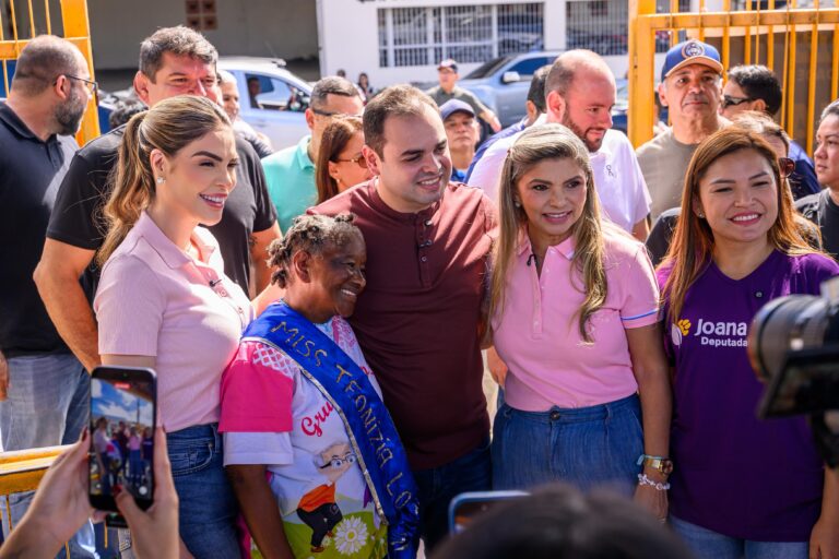 Na véspera do Dia das Mães, governador Roberto Cidade entrega 983 cartões do Auxílio Estadual para mulheres da capital