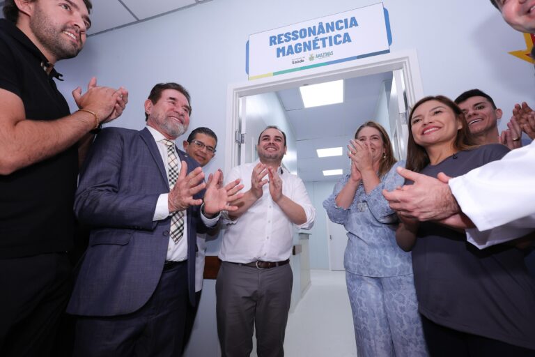 Governador Roberto Cidade moderniza parque tecnológico da saúde com entrega de nova ressonância magnética a Fundação Hospital Adriano Jorge