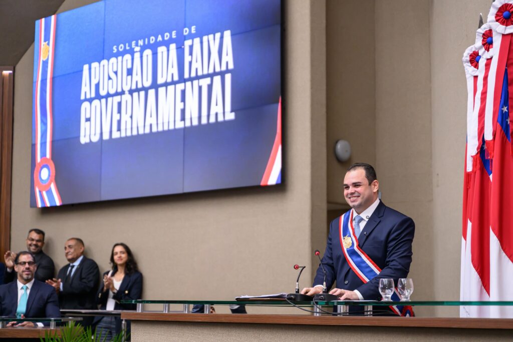 Roberto Cidade toma posse como governador e convoca união para fazer o Amazonas avançar até 2027